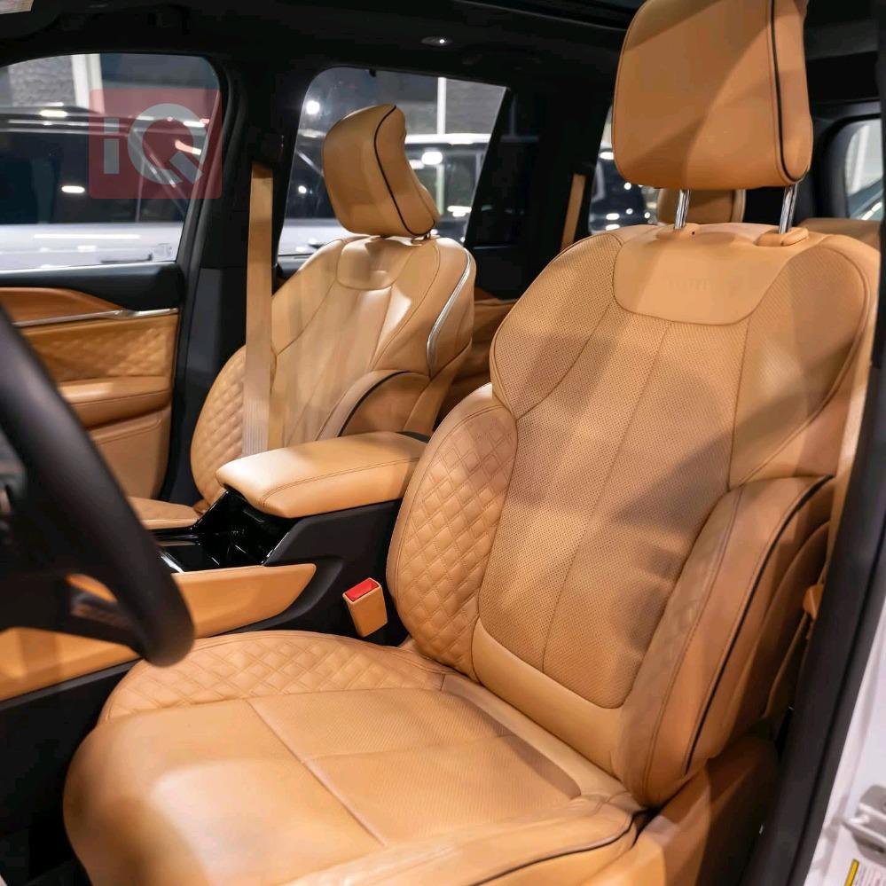 جیپ گراند شیرۆکی